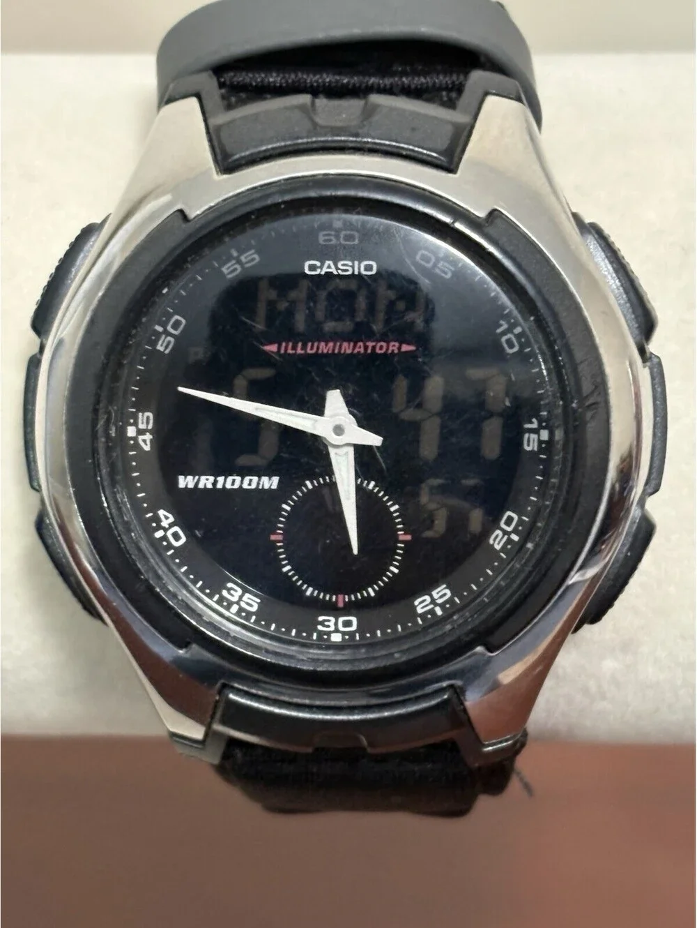 CASIO Illuminator 3319 AQ-160 World Timer 5 Alarms Mens Watch 43mm Works Great